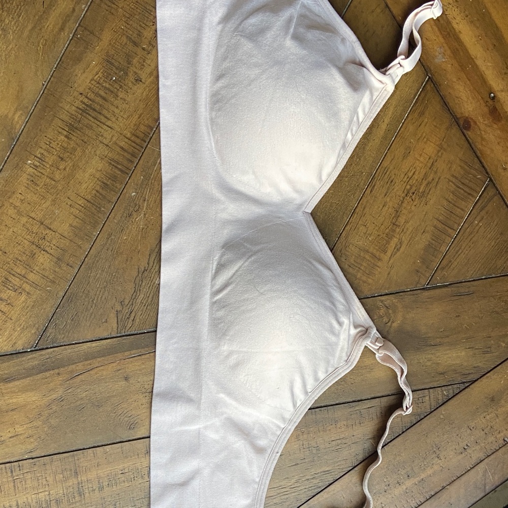 Women’s nursing bra
